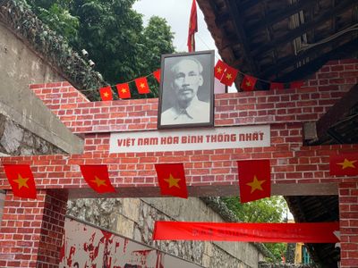 nha tu hoa lo ha noi