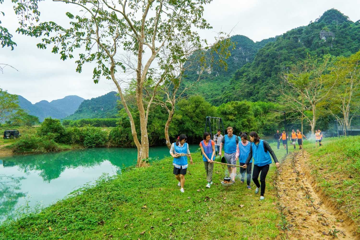 Các đoàn khách có thể tổ chức trò chơi đồng đội ngoài trời. Nguồn: Blue Diamond Retreat